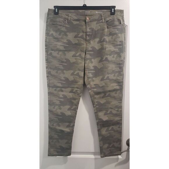 a.n.a A‎ New Approach Women's Camouflage Jegging Jeans Size 18 - Picture 1 of 4